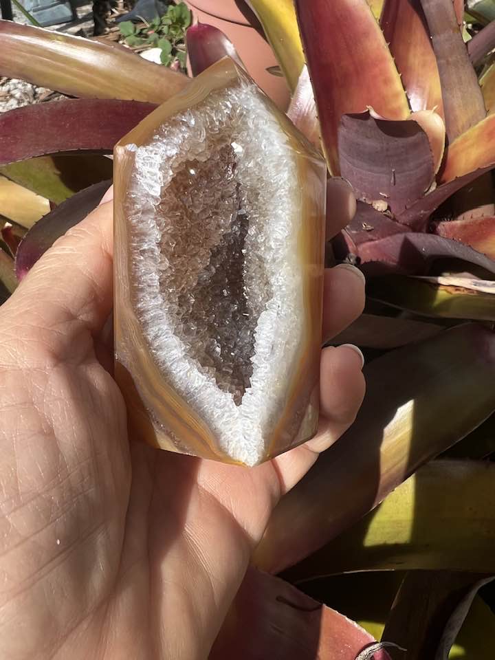 Agate cave